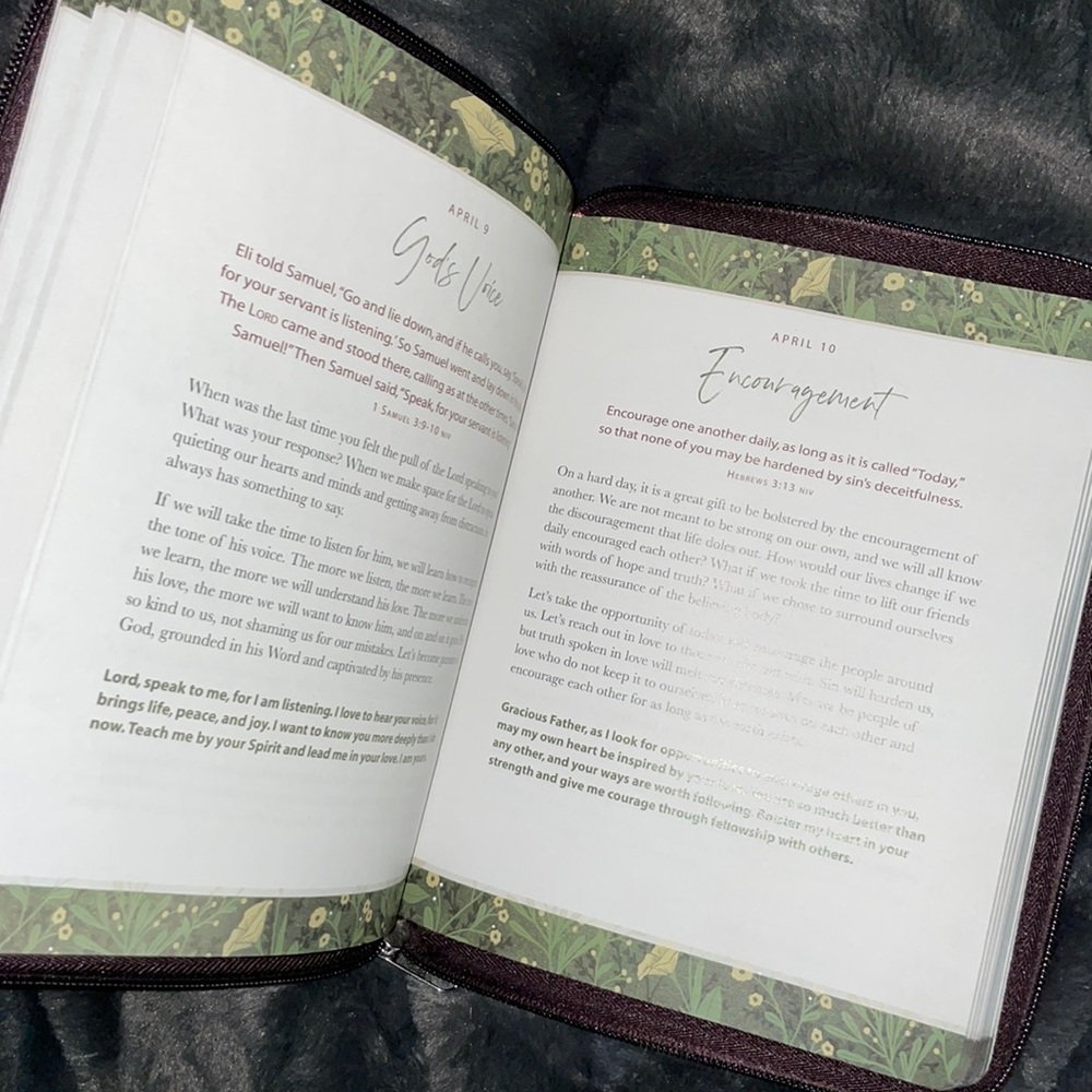ALL THINGS BEAUTIFUL 365 days daily Womens devotional - Picture 2 of 3